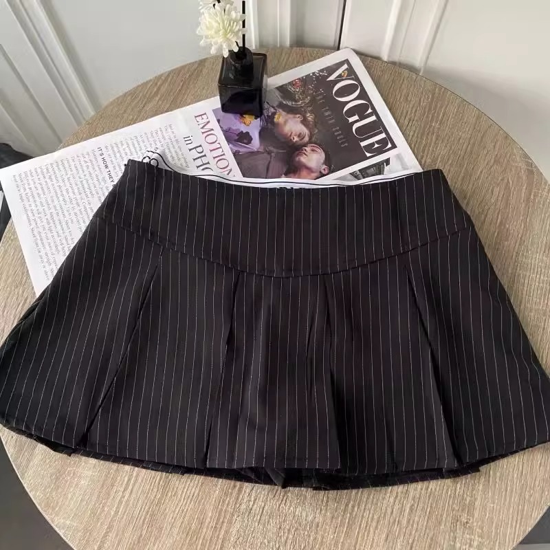 A-Line Short Skirt Covers the Crotch and Looks Slimming Look. Korean Style Summer Fashion Stripesd Pleated Skirt for Small Women. It Reduces Age