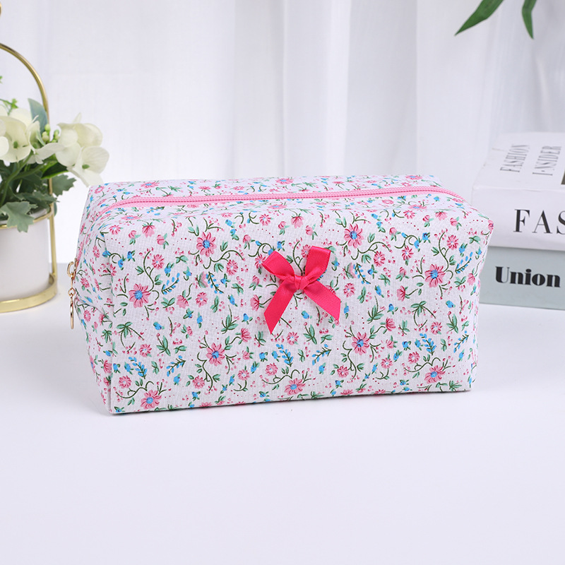 Picture of Cross-border Small Floral Quilted Cosmetic Bag Travel Skin Care Zipper Bag Large Capacity Portable Storage Bag Soft Bag