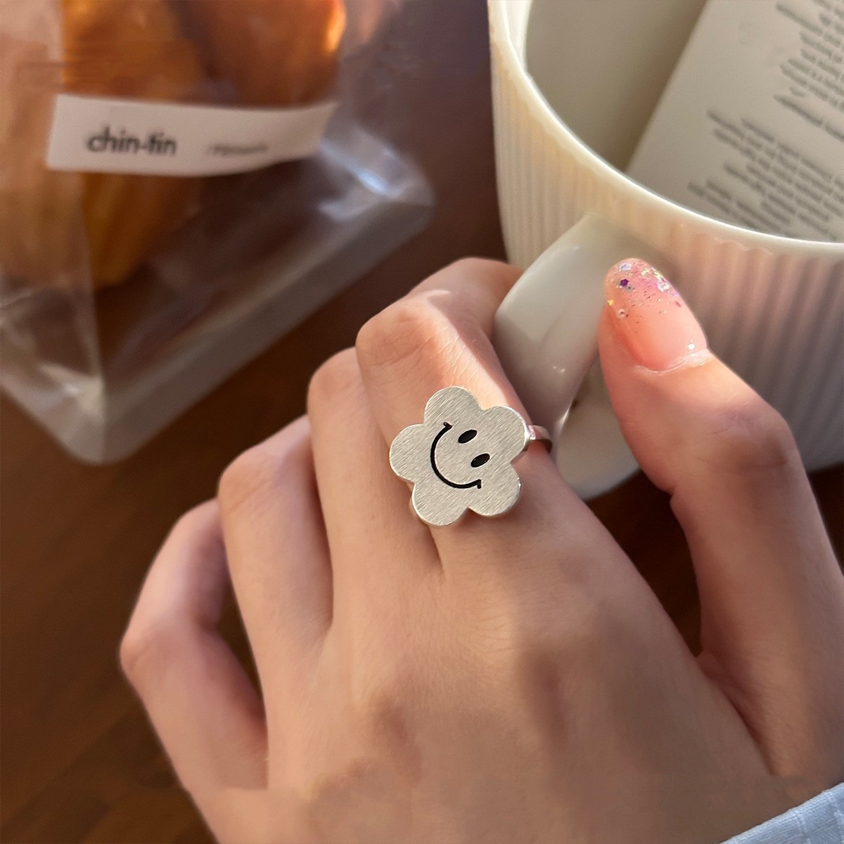 Sweet Flower Ring for Women, High-End Brushed Frosted Smiley Face S925 Silver Open Ring, Personalized Index Finger Ring Trend