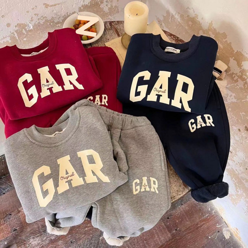 Children's fleece-lined thickened sweater suit 2023 autumn and winter new boys and girls sweater sweatpants children's two-piece suit fashion