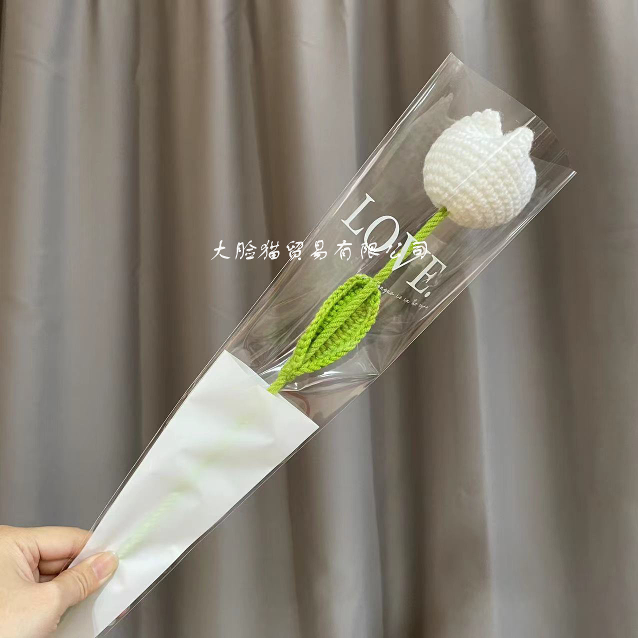 Picture of Finished Hand-Knitted Rose Artificial Flower Knitting Flower Handmade Flower DIY Wool Knitting Homemade Crochet Bouquet