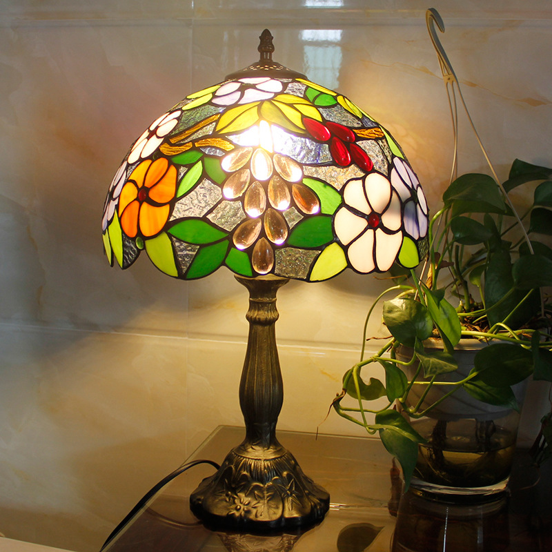 European Retro Luxury Tiffany Living Room and Restaurant Bedroom Bedside Table Lamp Bar Pastoral Grape Warm Creative Personality