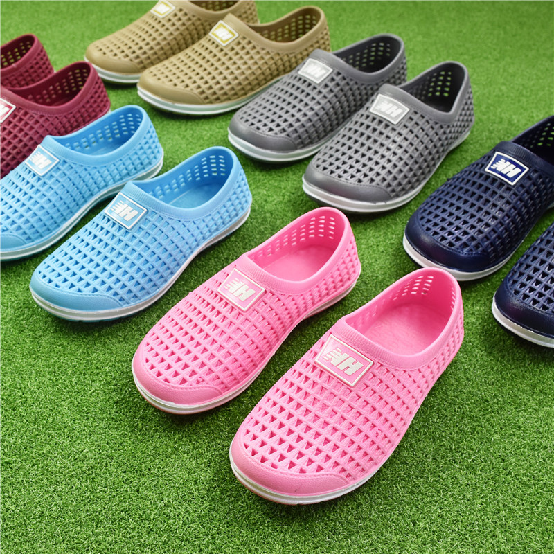 Men's closed toe hole shoes couple's 2020 Summer new non-slip beach shoes outdoor wear Korean style drifting sandals for women