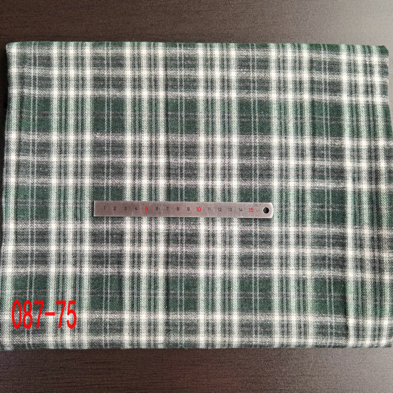 Picture of in stock brushed plaid fabric spring and summer women's shirt cloth 21 polyester cotton woven flannel plaid lining