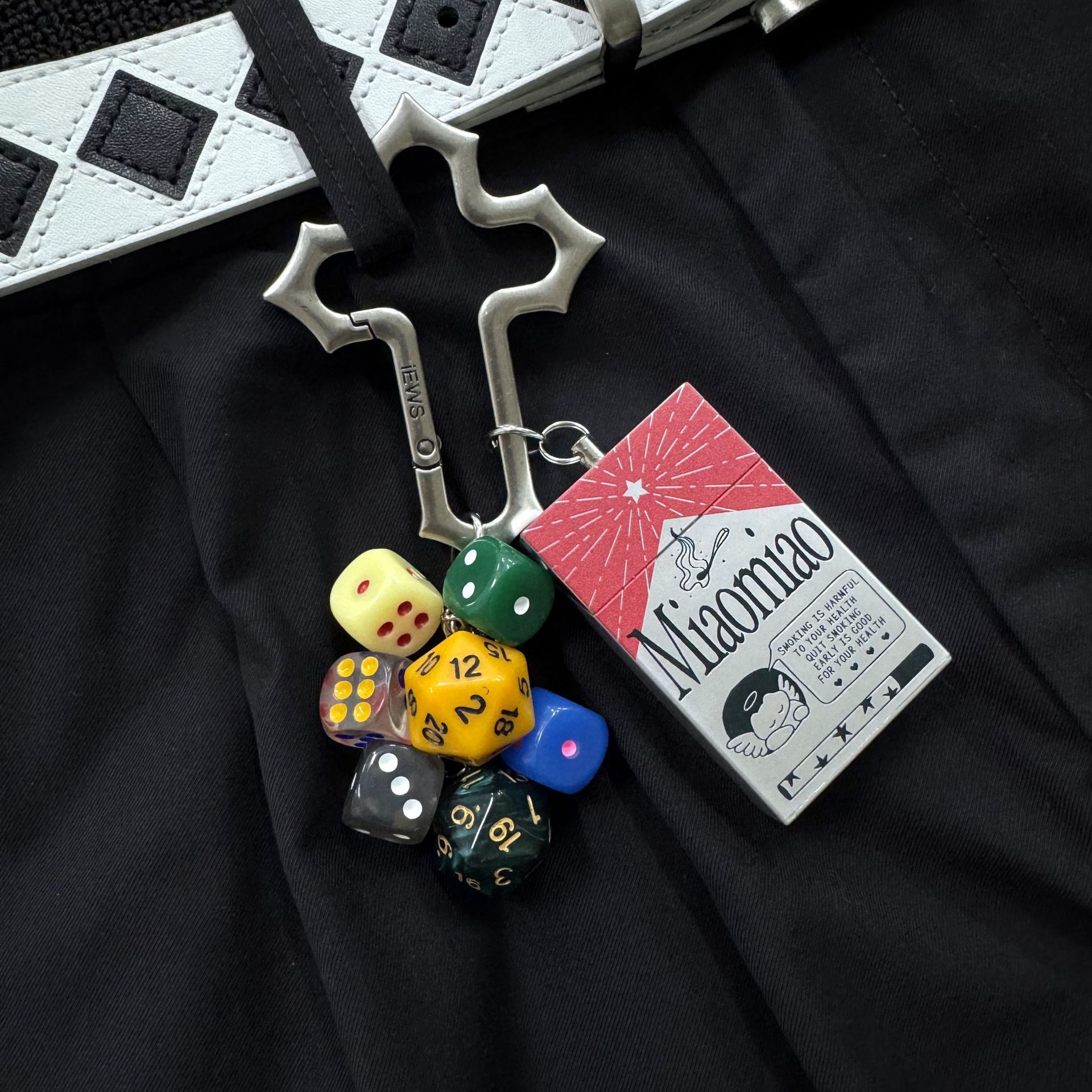 Ironworth Cross-Border Lucky Dice String Portable Ashbox Multi-Element Keychain Pendant Panther Chain Cross