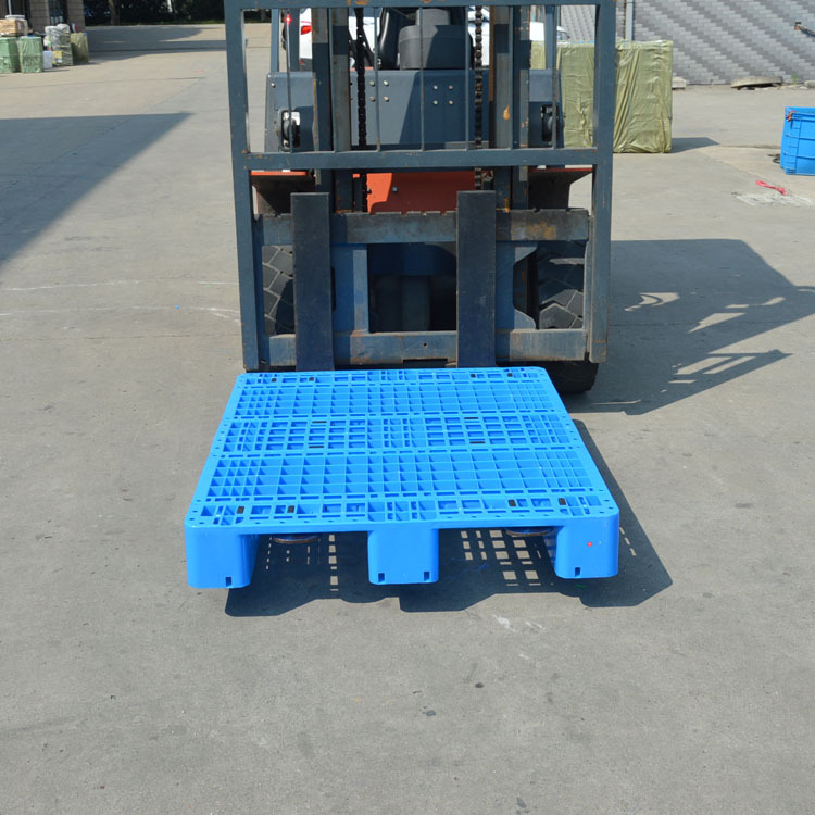 Picture of 1210 Sichuan grid plastic forklift pallet warehouse logistics pallet shelf moisture-proof board pad plastic pallet