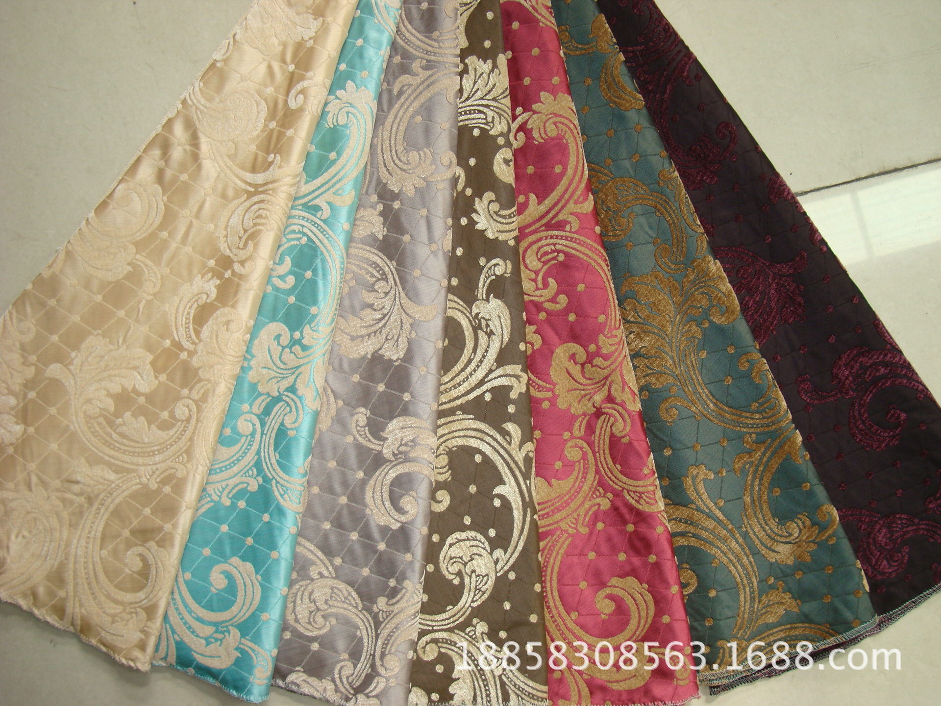 Classical European-style salad dressing chenille large jacquard salad curtain fabric yarn-dyed chenille decorative cloth