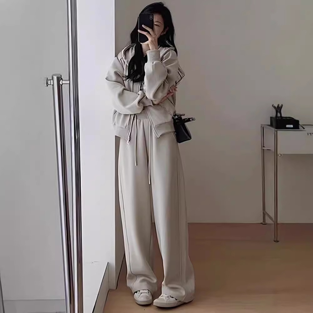 Early Autumn Clothing 2025 New Tea Style Outfit Complete Plus Size Women's Clothing This Year's Popular Salt Sweatshirt Two-Piece Suit