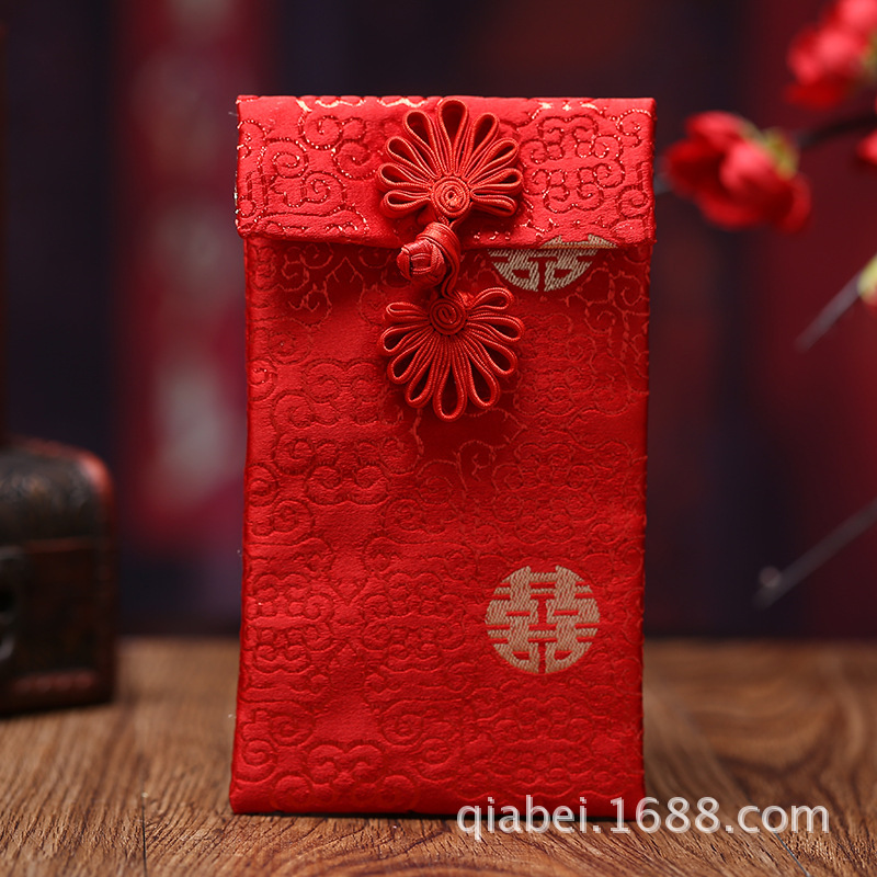 Picture of Creative buckle red envelope fabric brocade printing Li is a wedding change bag Chinese wedding festive supplies wholesale