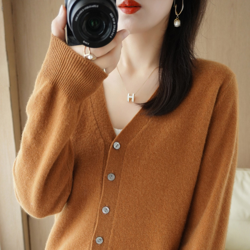 Picture of Cardigan Coat Women's Knitted Base Shirt V-Neck Long Sleeve Spring and Autumn 2025 New Style Outer Sweater Women's Korean Style