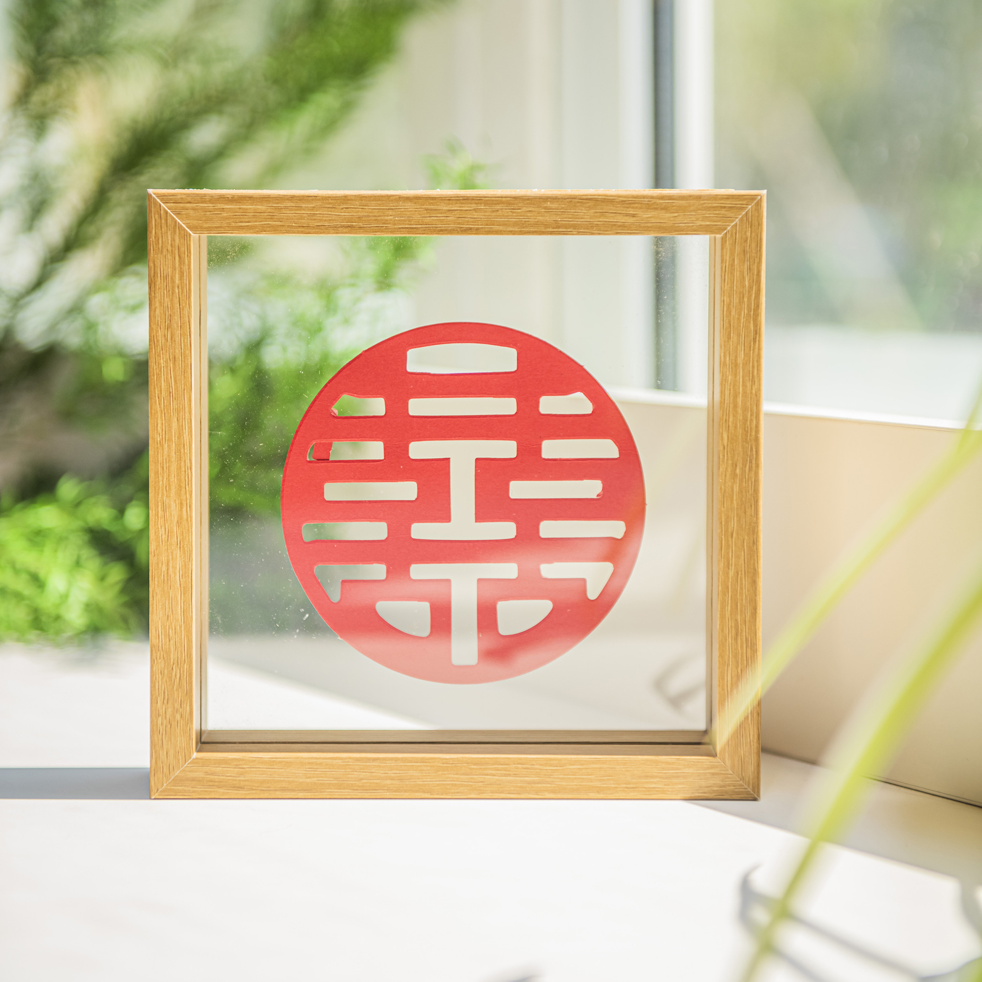 Picture of Leaf Photo Frame, Double-Sided Photo Frame with the Character for Happiness, Wedding Decoration, Leaf Carving Photo Frame, Chinese-Style Display Stand, Wedding Room Decoration, Double-Sided Photo Frame