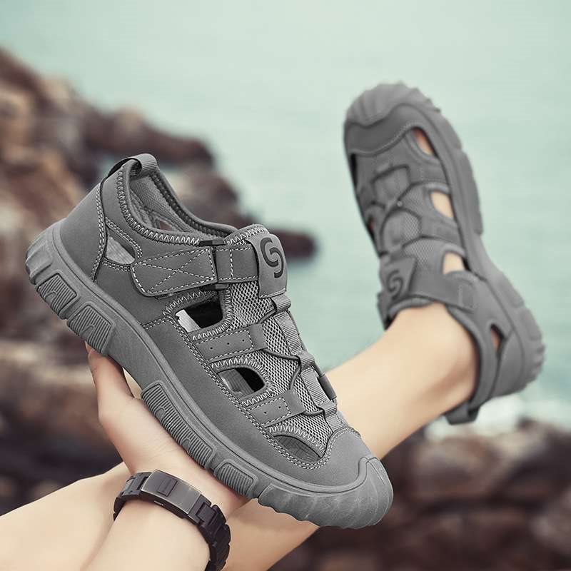 Sandals men's new summer outdoor mountaineering and wading sports beach shoes men's river tracing Baotou Cave Cave cool