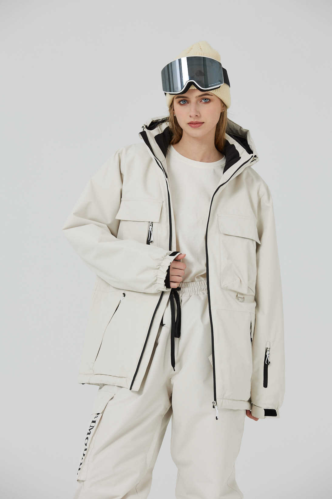 Picture of Ski Clothing Plus Logo for Men and Women, Same Style, Single Board and Double Board, Loose and Warm, Ski Outdoor Freezing Suit