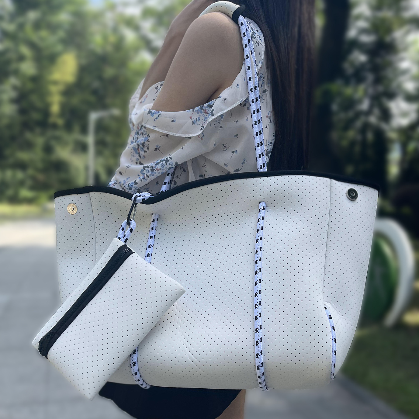 Picture of Diving Material Perforated Beach Bag European and American Fashion Portable Shoulder Strap Mother Bag Outdoor Casual Bag Portable Women's Bag for Women