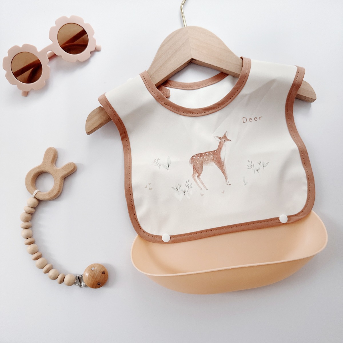 Picture of New Children's Silicone Bib Baby Meal Bag Baby Food Supplementary Food Bag Waterproof Anti-dirty Artifact PU Soft Bib