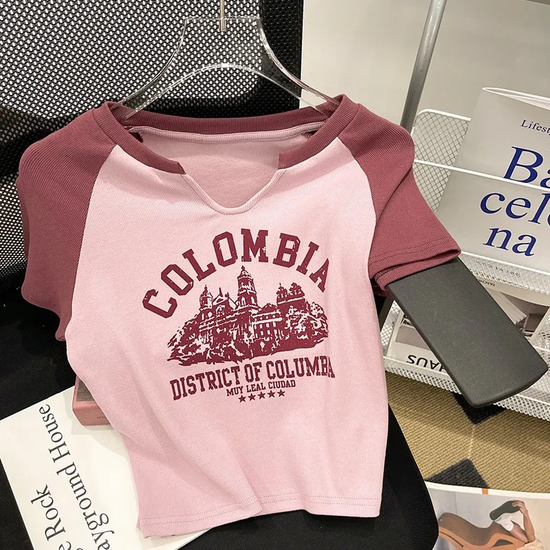 American Retro V-neck Short-sleeved T-shirt Women's Summer New Design Sense Niche Pure Sweet Cool Unique Chic Small Top
