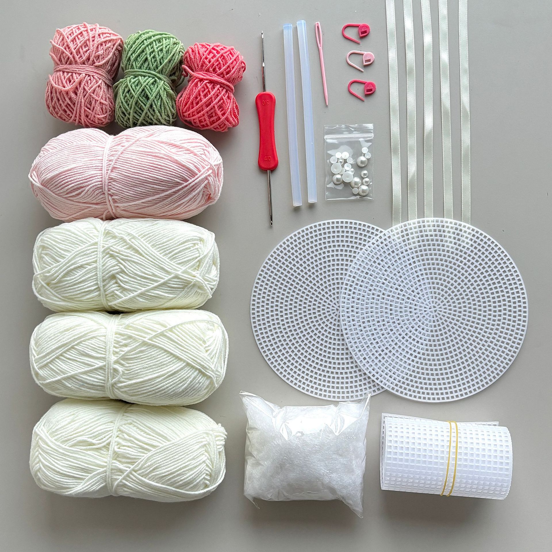 Picture of DIY woven strawberry cake storage box wool crochet material bag handmade homemade birthday Valentine's Day gift for women