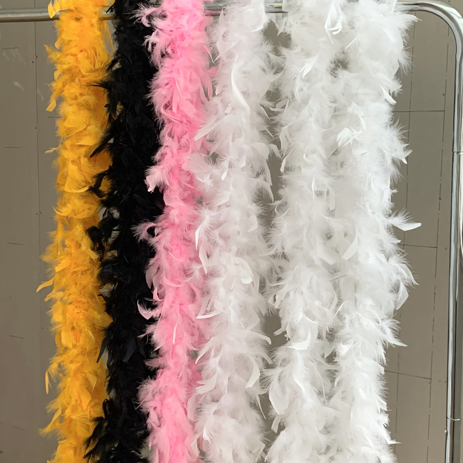 in stock wholesale turkey tear wool strips fire feather strips wedding performance clothing accessories color feathers