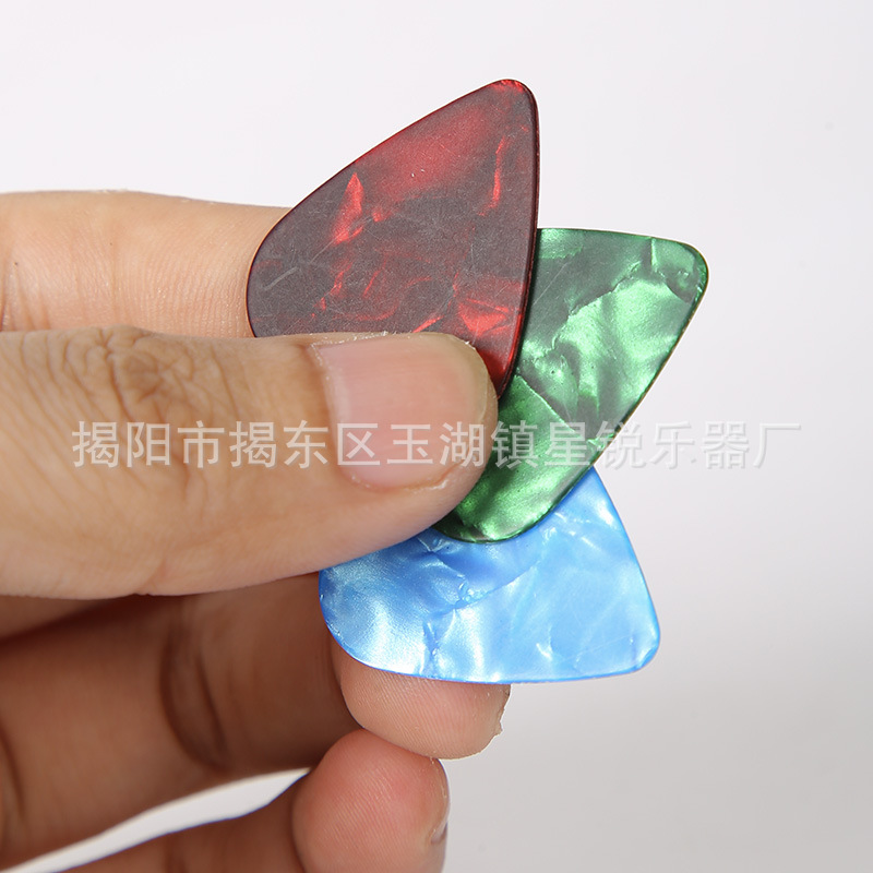 Picture of Guitar Picks 0.5 0.75 1mm Guitar Picks Guitar Picks Heart-Shaped Strumming Picks