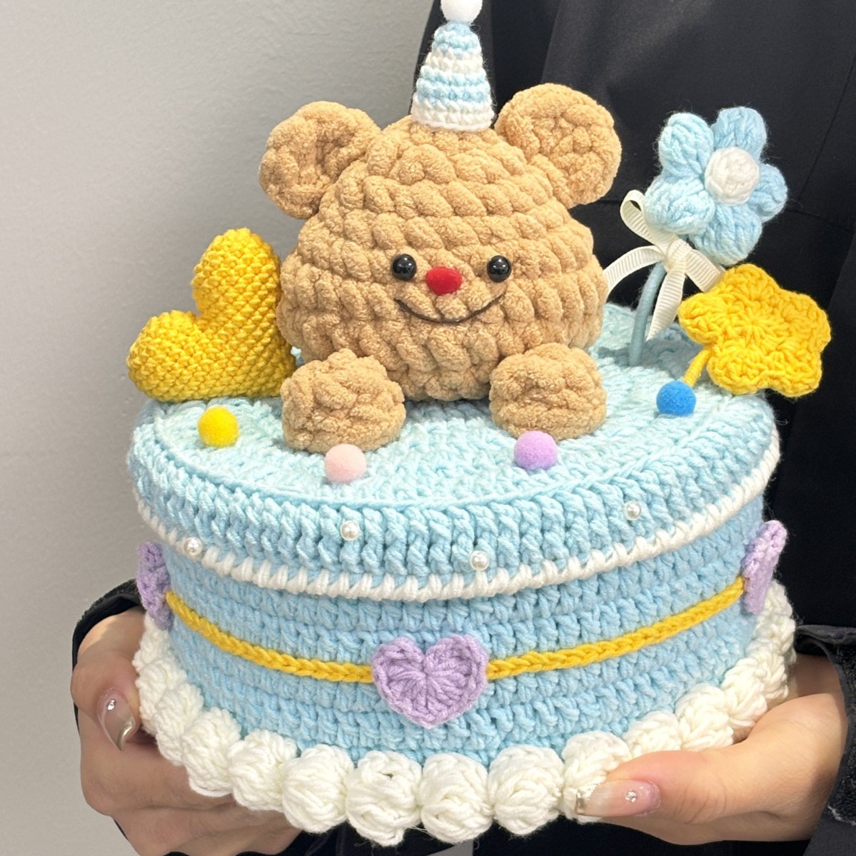 Picture of DIY woven strawberry cake storage box wool crochet material bag handmade homemade birthday Valentine's Day gift for women