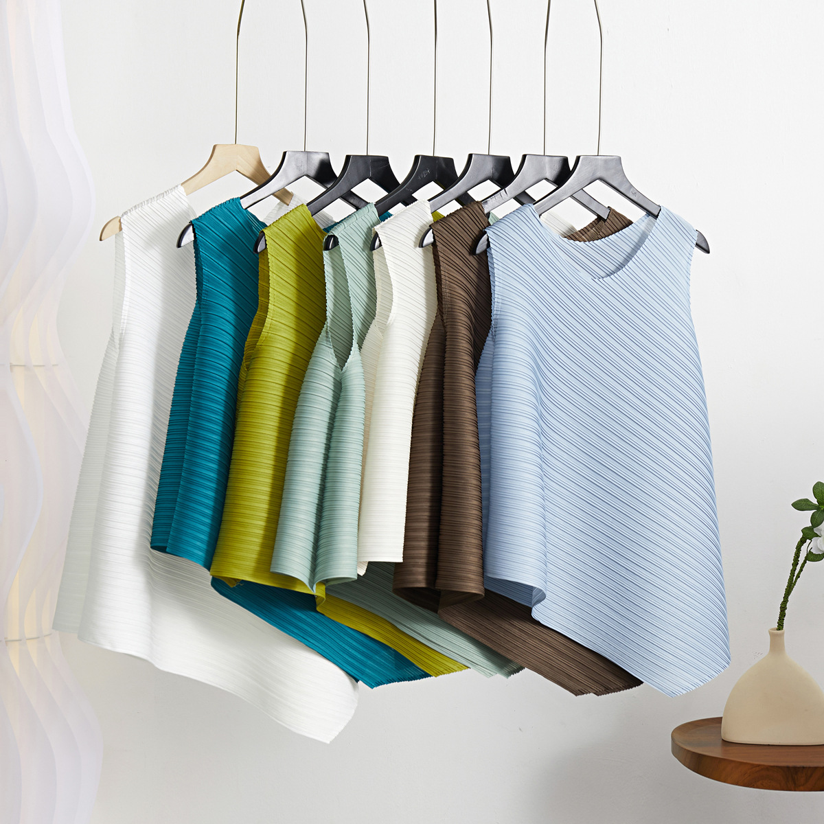 Picture of Pleated Miyake Summer Style Irregular Vest Sleeveless Top Pure Color Simple Elegant Foreign Style Versatile Age-Reducing Fashion