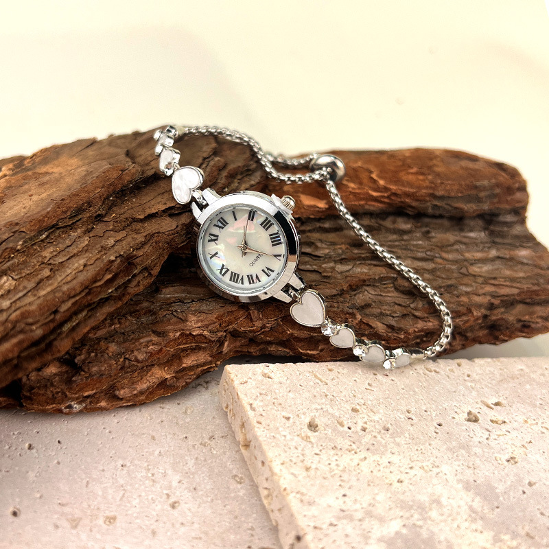 Picture of New Niche Ladies Quartz Watch Alloy Bracelet Diamond Love Heart-shaped Watch Small Dial Temperament Watch Factory Outlet