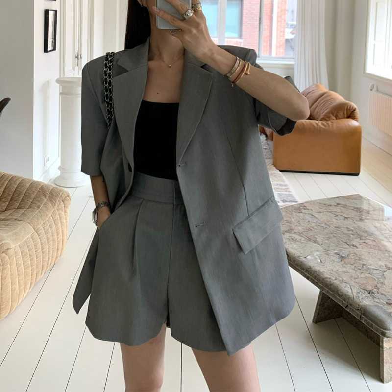 Korean French Style Retro Single-Breasted Short-Sleeved Suit Jacket + Wide-Leg Shorts