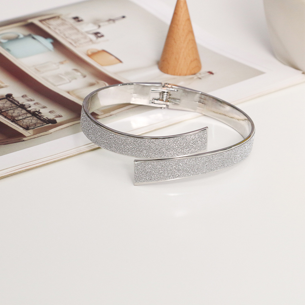 Picture of Light Luxury Curtain Metal Tiebacks Spring Curtain Clips No Installation Required No Drilling Hooks Storage Buckle Wholesale Light Luxury Style
