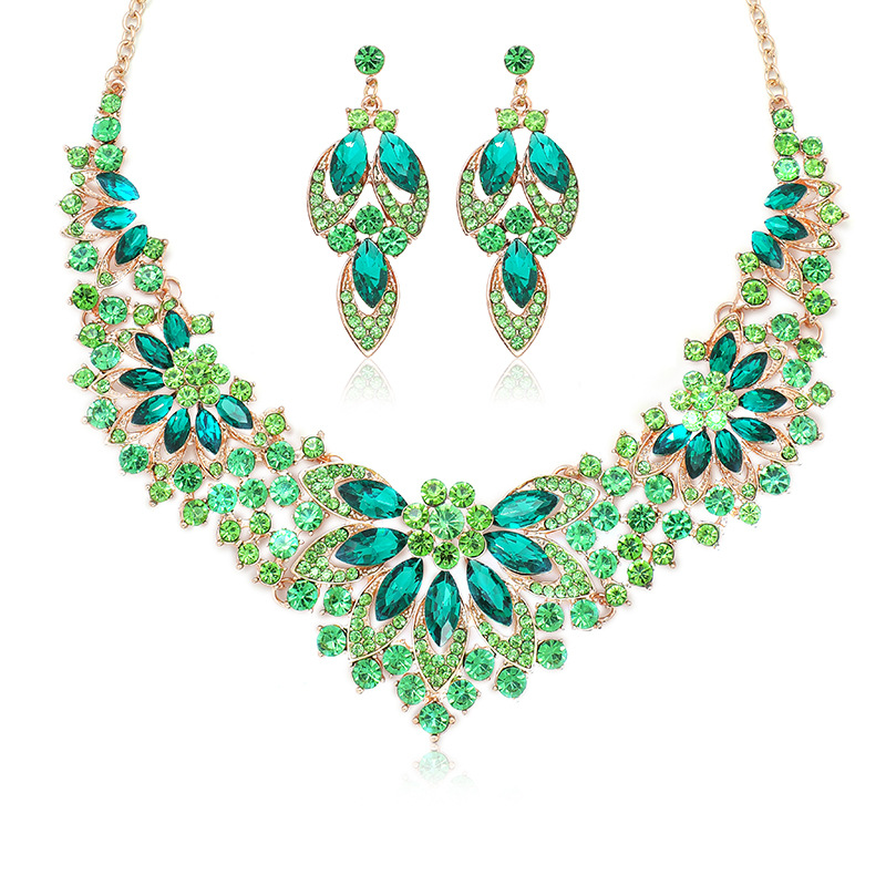 Picture of European and American cross-border retro necklace suit women's 2-Piece Set leaves flowers exaggerated luxury jewelry New Bride wedding accessories