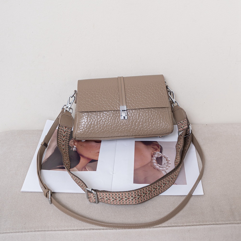 First Layer Cowhide Bubble Pattern Live Small Square Bag Women's Fashion Broadband Crossbody Shoulder Bag Cross-border Genuine Leather Women's Bag 5575