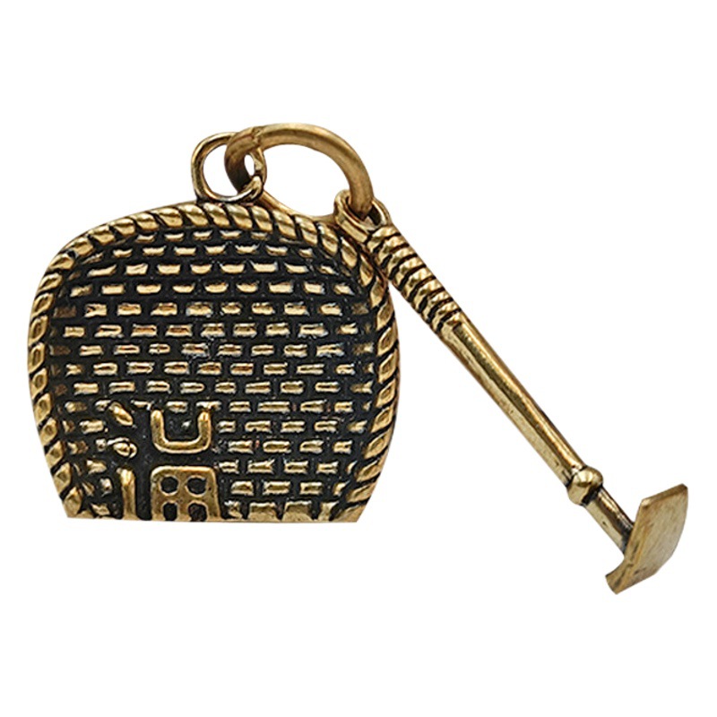 Brass Retro Old Fun Small Dustpan Keychain Pendant Creative Hoe Car Keychain Bronze Ornaments