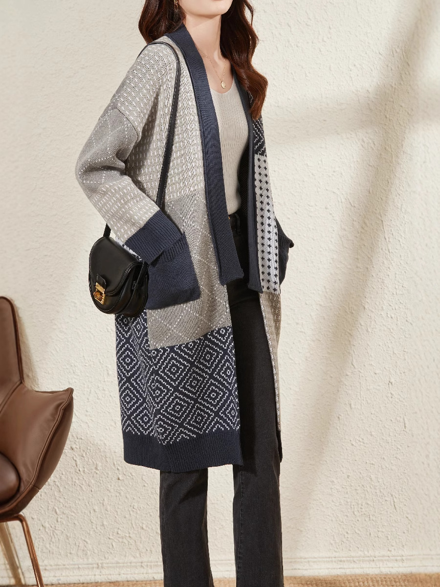 2024 Autumn and Winter Lazy Over-the-Knee Knitted Cardigan Loose Contrast Jacquard Mid-Long Artistic Thickened Sweater Coat for Women