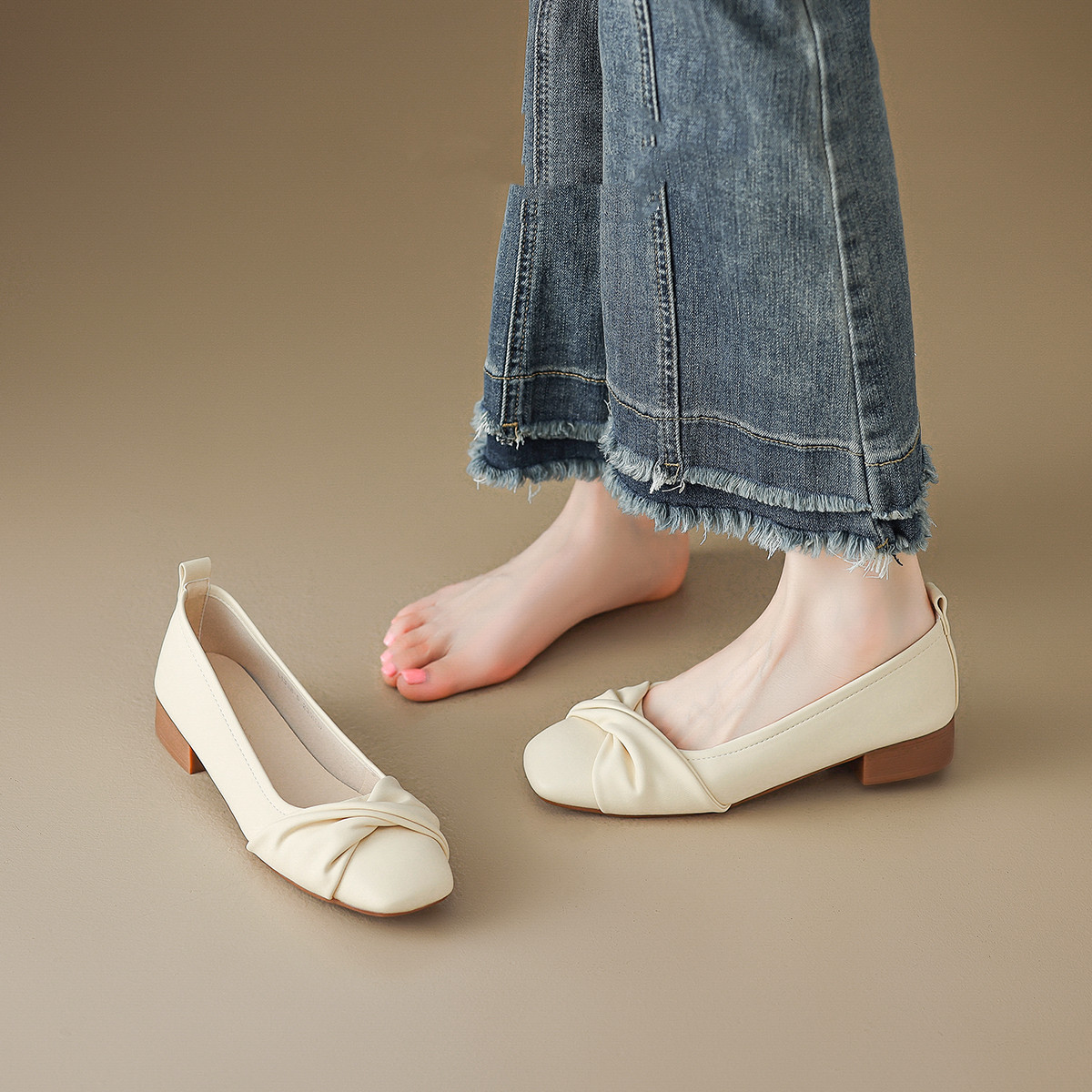 French Style Mary Jane Soft Bottom Shallow Mouth Single-layer Shoes Women's 2024 Autumn New Spring and Summer Mid-heel Small Chanel Style Thick Heel Pea Shoes