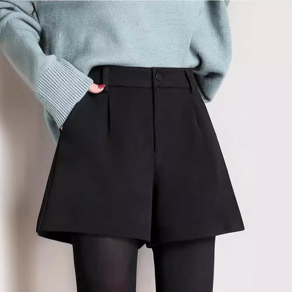 Black Woolen Shorts Women's 2025 New Autumn and Winter High Waist Slimming Wide Leg Pants Loose Casual A- Shaped Outer Wear Boots Pants