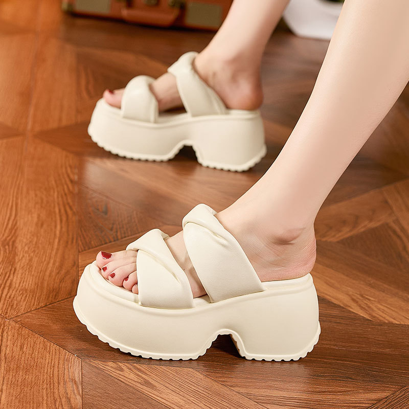 Thick-Soled Sandals for Women 2025 Summer New Fashion Outer Platform Shoes Soft Leather Versatile Heightening Roman Sandals and Slippers