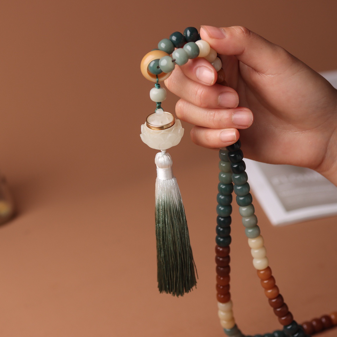 Picture of Dunhuang wentian Gradient White Jade Bodhi Root Bracelet Bracelet DIY Lotus Sachet Pendant Running Ring Holding Buddha Beads