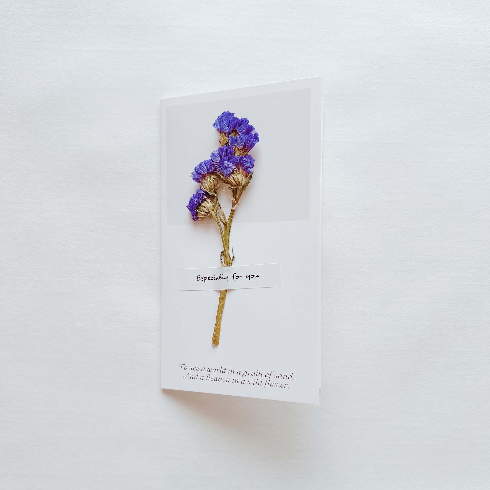 Picture of Gypsophila Dried Flower Greeting Card Birthday Greeting Card Creative Handmade Card Mid-Autumn Festival Handwritten Creative Universal Greeting Card