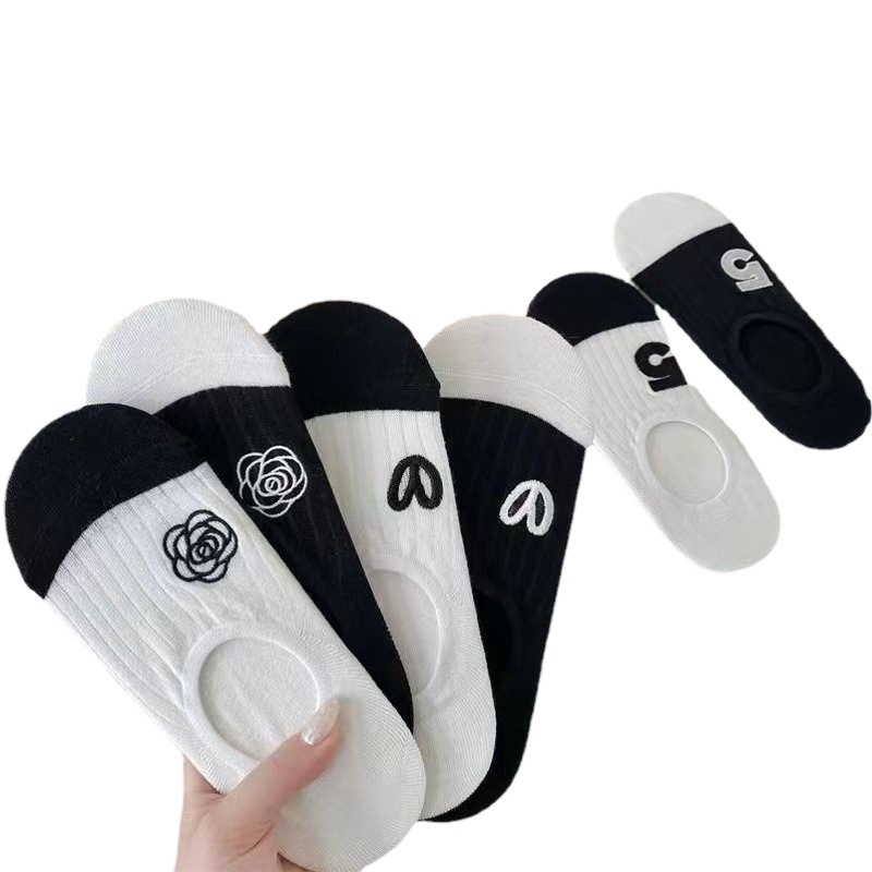 Invisible Socks Summer Thin Socks Women's Silicone Non-slip Shallow-mouth Boat Socks Black and White Colorblock Fashionable Socks Short-tube Japanese Cotton Socks