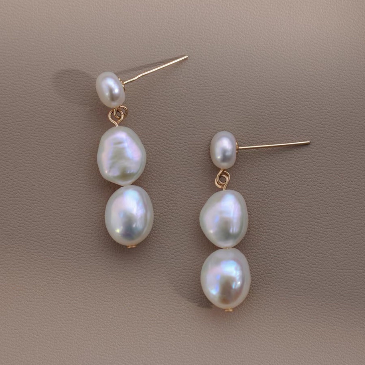 Picture of Natural Freshwater Baroque Pearl 14K Bag Gold Earrings Elegant Light Luxury Niche Design Fashion Trend Silver Ear Stud