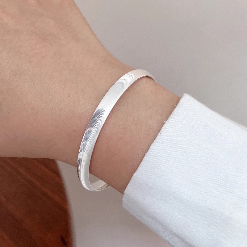 Picture of 9999 Sterling Silver Bracelet Female Cat's Eye Plain Ring Solid Opening Young High-end Sense Bracelet for Girlfriend Holiday Gift