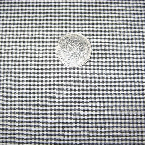 Factory wholesale polyester fine plaid black and white yarn-dyed fabric lining fabric polyester fine plaid fabric