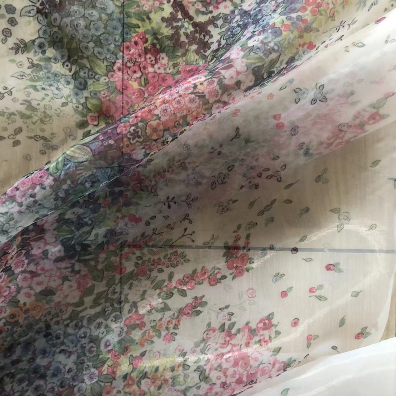 Xiaojun Textile Organza Printed Rose Flower Oil Painting Rose Pink Printed Wedding Dress Fabric Dress Fabric