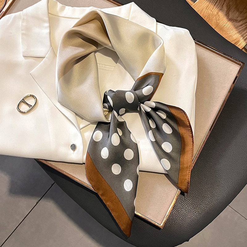Japanese and Korean Style Sweet Wave Dot Small Square Scarf Women's Korean Style All-match Autumn and Winter Elegant Shawl Professional Scarf with Shirt Scarf Women