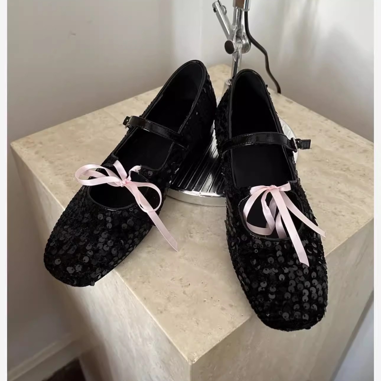 Korean Niche Sequin Mary Jane Shoes for Women 2023 Summer New Style Strappy Thick Heel Ballet One-Word Buckle Flats