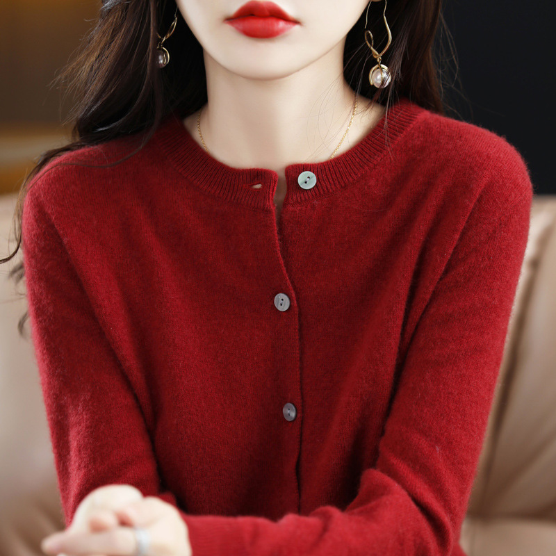 Picture of 2025 new knitted cardigan early spring crew neck sweater women's long sleeve solid color Joker coat women's clothing a generation of hair