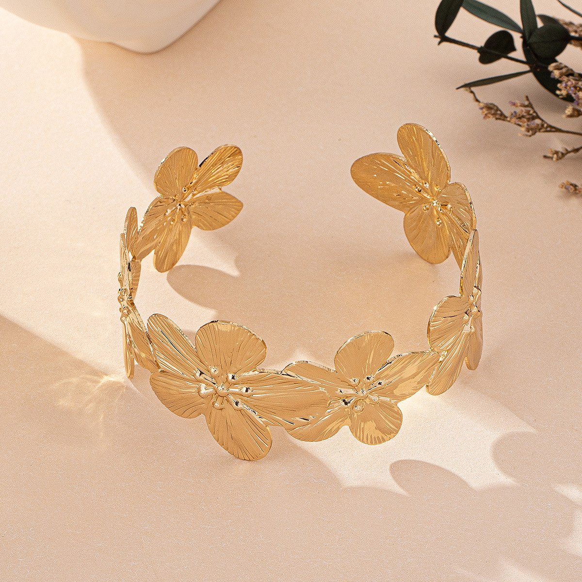 Picture of Internet Celebrity New Ins Cold Style Flower Earrings Ring Bracelet suit Women's Niche Design Sense Opening Hand Jewelry