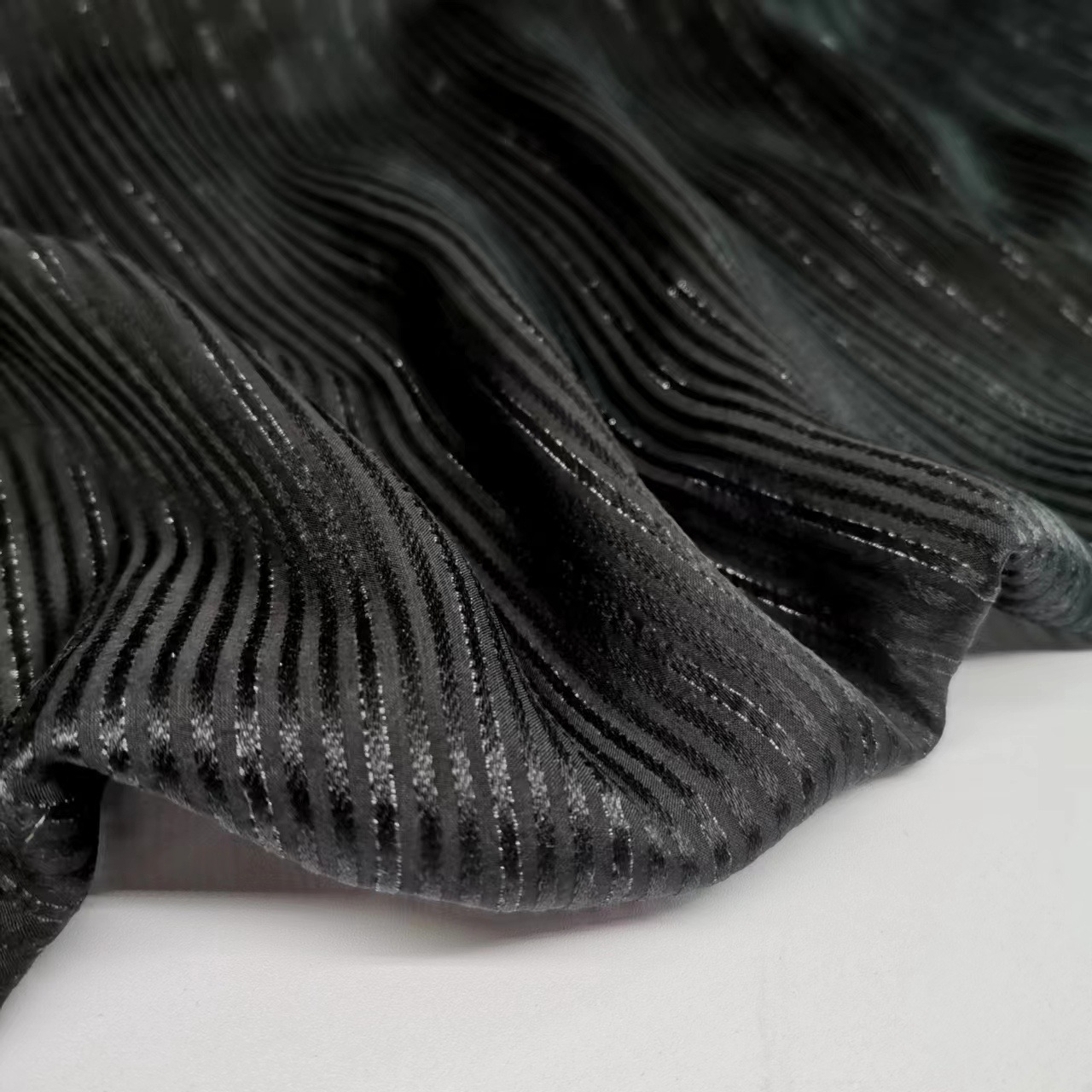 Black 10mm Mulberry Silk Bright Silk Satin Striped Fashion Skirt Silk Fabric