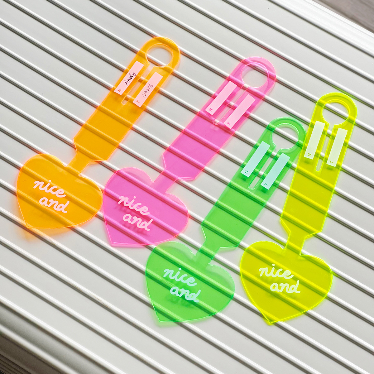 Fluorescent luggage tag ins wind love tag boarding pass consignment suitcase anti-lost label identification listing wholesale