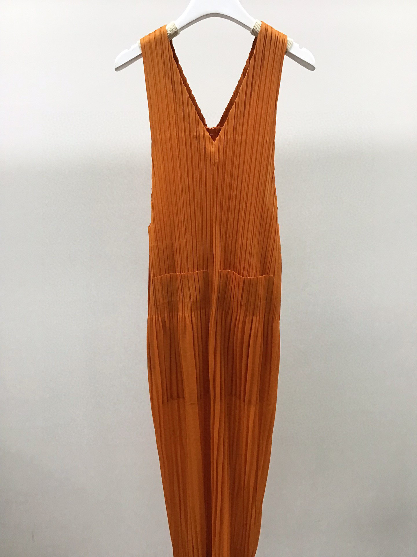 Picture of Miyake New Style Jumpsuit Spring and Summer All-match Pleated Solid Color Positive and Reverse Wear Fashionable Sleeveless V-neck Strap Pants Stylish