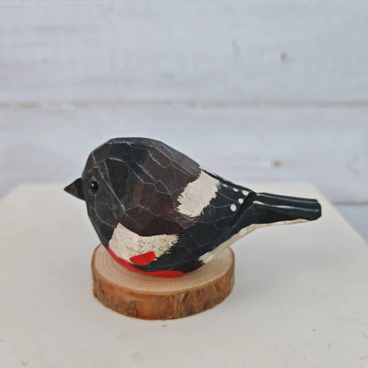 Picture of Bird Wood Carved Ornaments Cute Children's Toys Birthday Gift Hand Carved Colored Healing Desktop Ornaments Animals